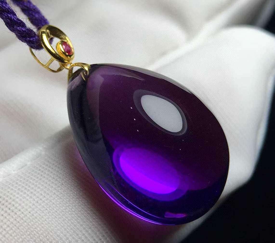 Natural Top-Grade Old Mine Uruguayan Amethyst Teardrop Pendant (18K Gold Bail)