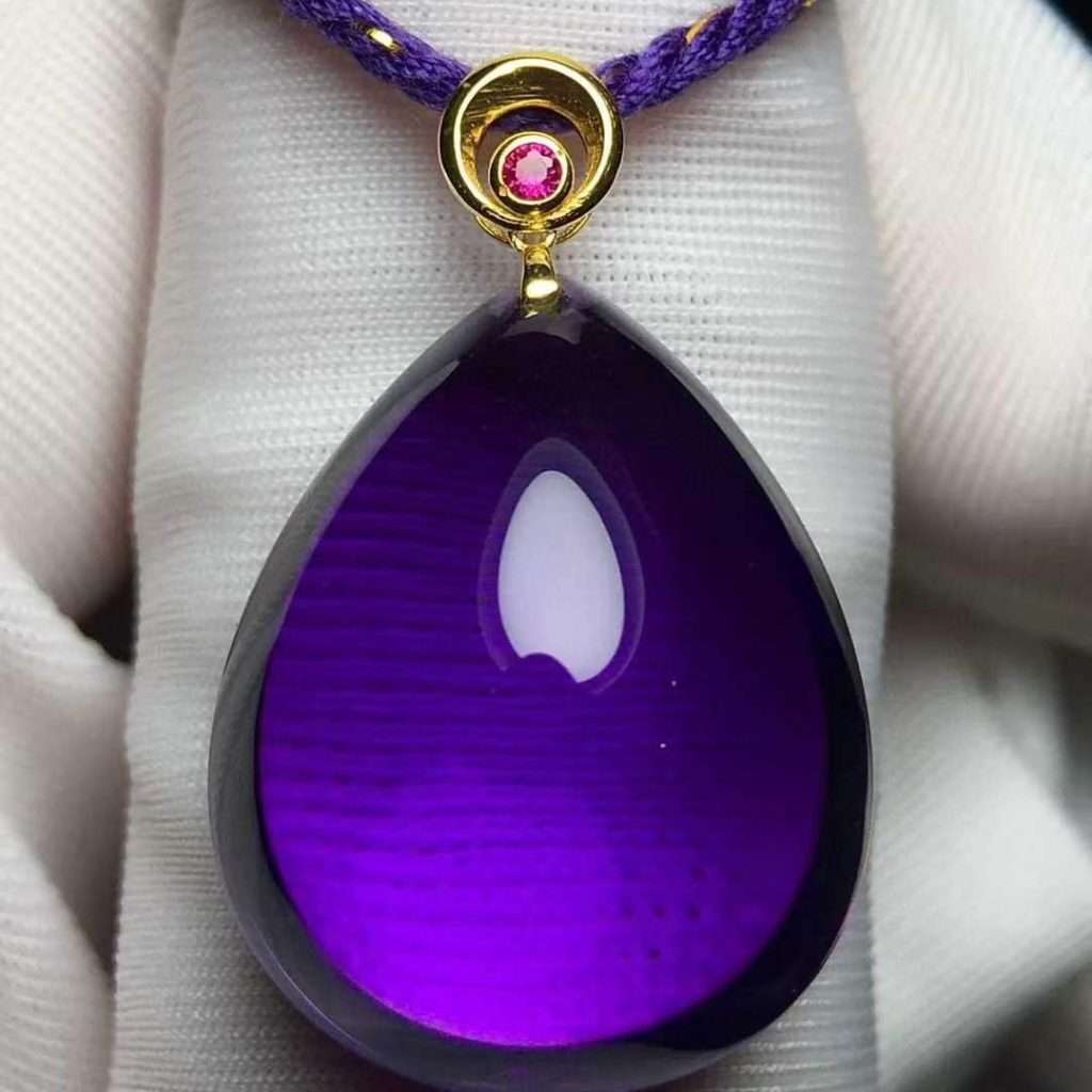Natural Top-Grade Old Mine Uruguayan Amethyst Teardrop Pendant (18K Gold Bail)