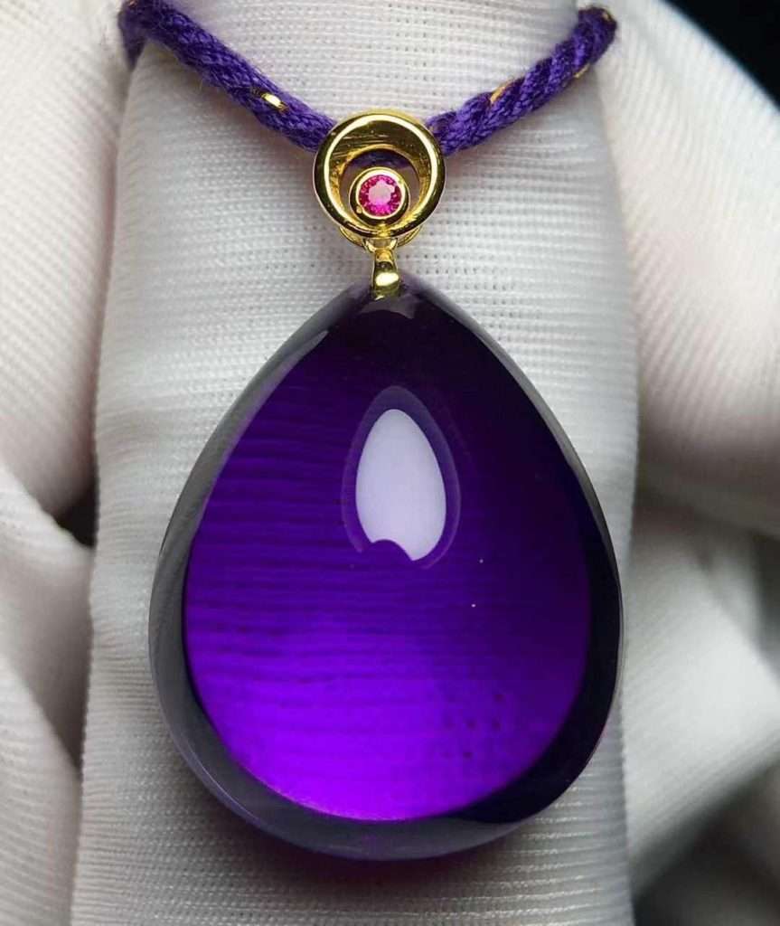 Natural Top-Grade Old Mine Uruguayan Amethyst Teardrop Pendant (18K Gold Bail)